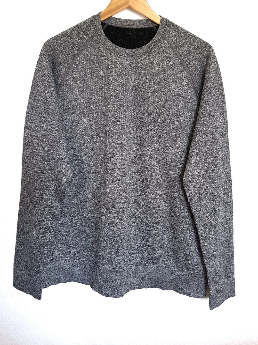 Lululemon Men's Textured Knit Crewneck Heather Gray Sweater Size Large